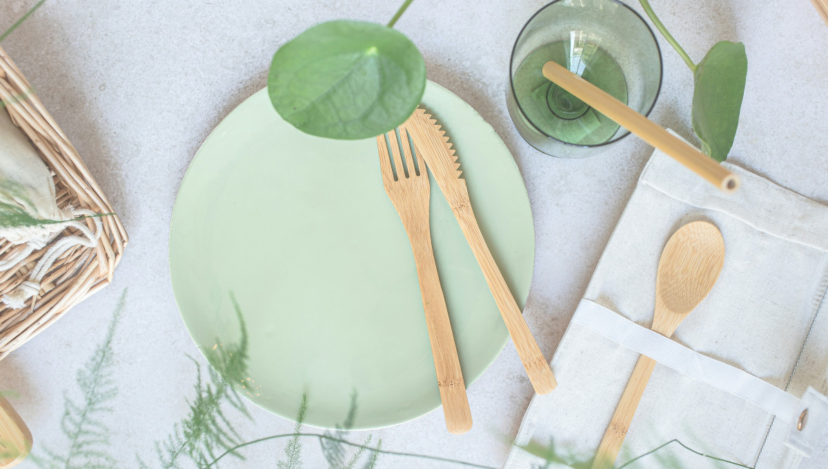 Use reusable Utensils and Containers